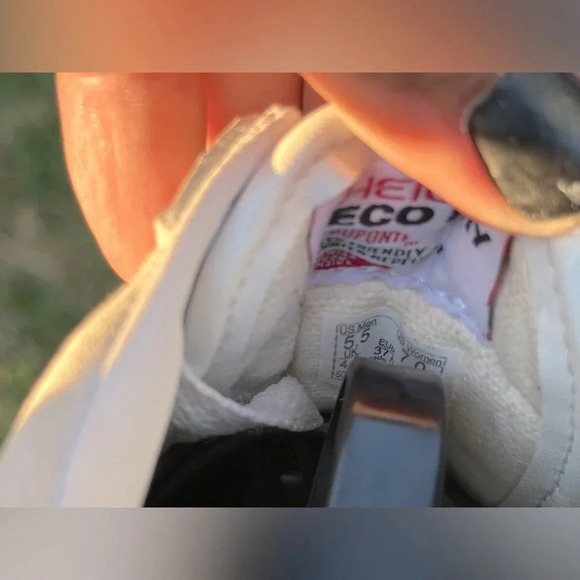 Vans — Pig Suede Old Skool Shoes - Picture 4 of 7